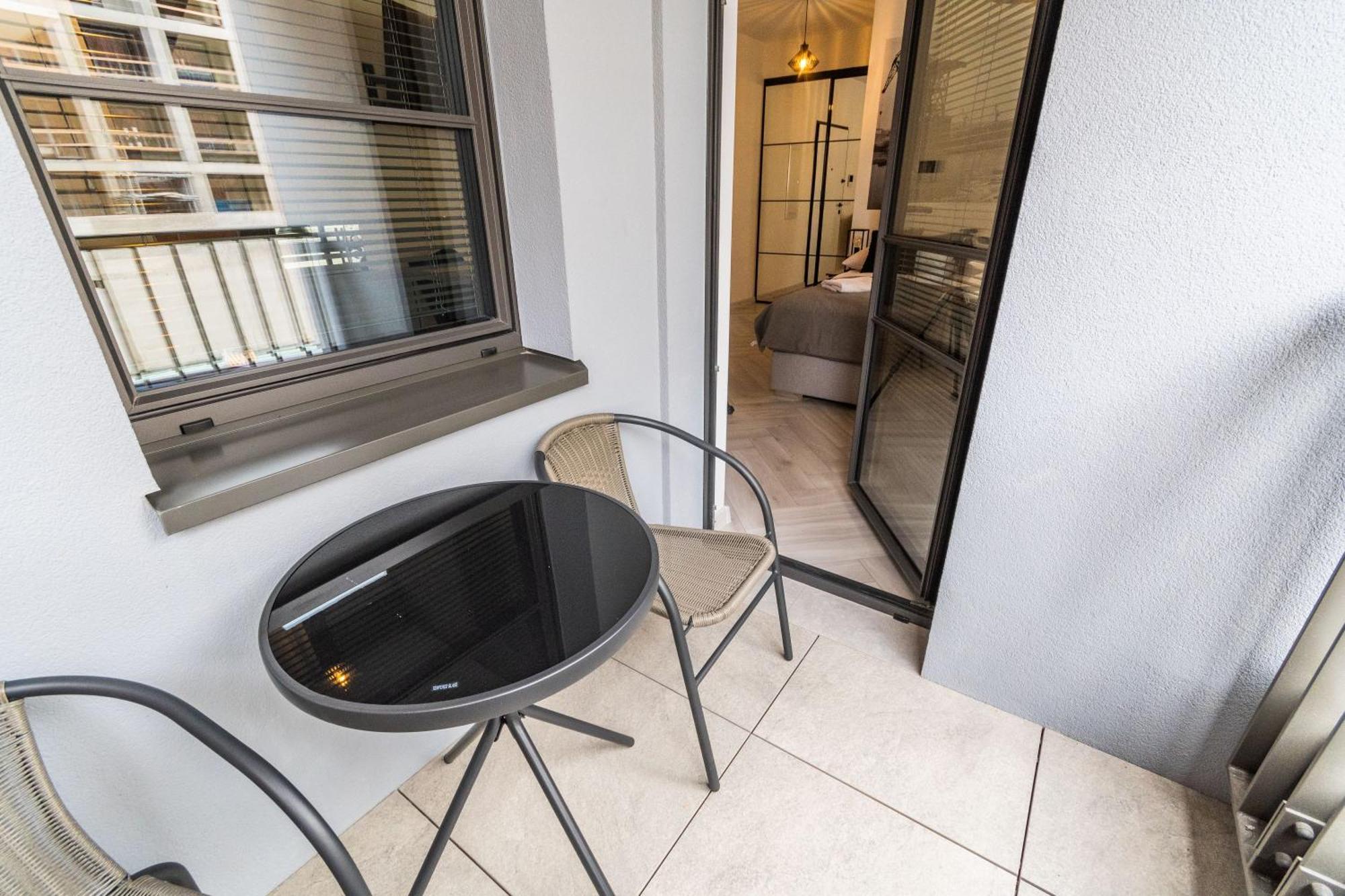 Doki Studio Stocznia By Grand Apartments Γκντανσκ Εξωτερικό φωτογραφία